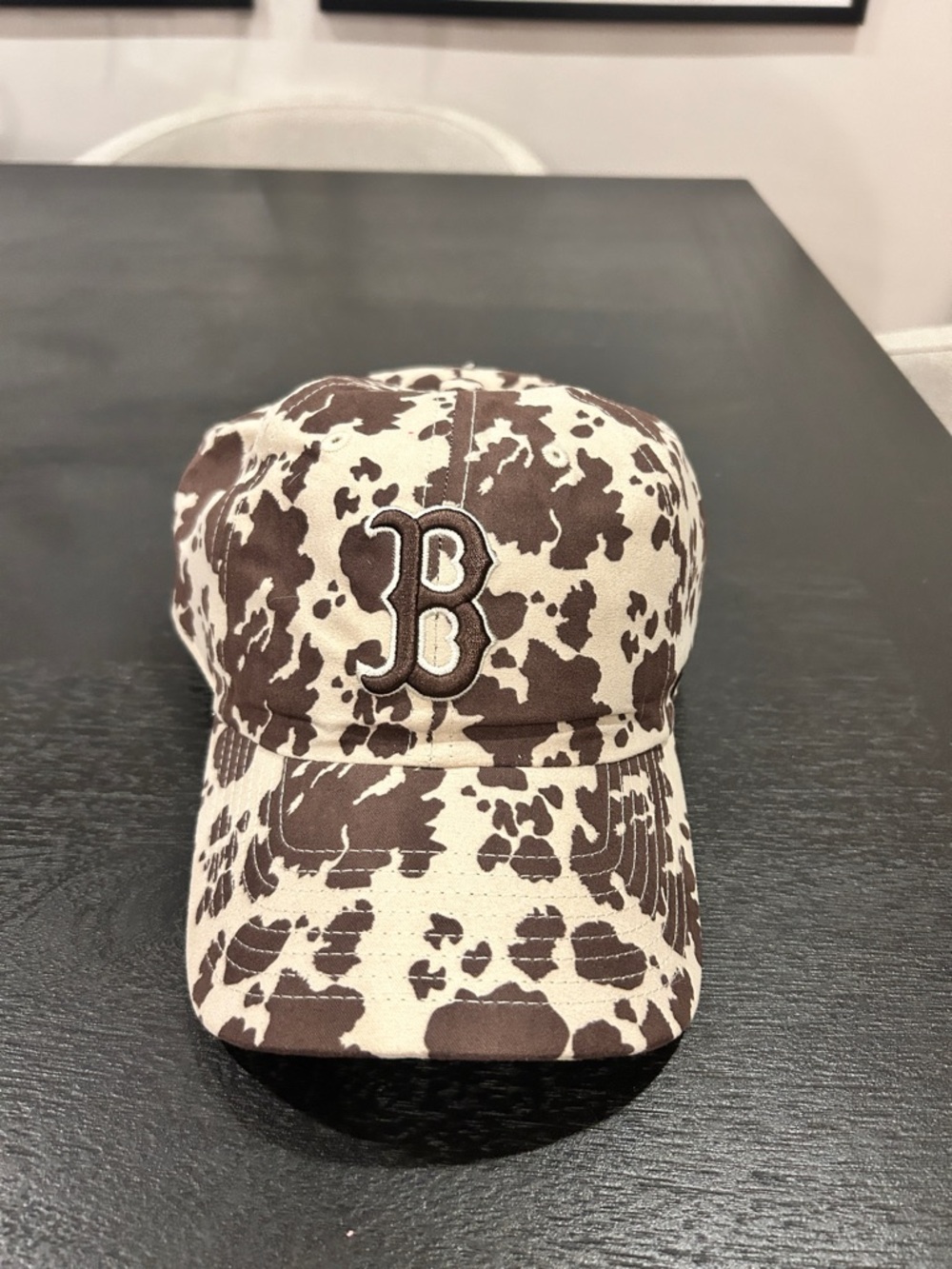 Urban Outfitters Cow-Print Baseball Cap Boston Red Sox - Brown & Cream